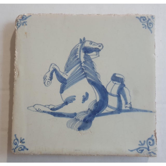 17th Century Dutch Man Under Falling Horse Tile from Delft, 1620s For Sale - Image 5 of 9