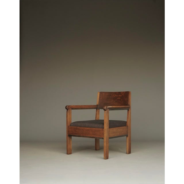 A rare low armchair in the dutch art deco / modernist style. Designed by architect h.fels for lov oosterbeek (shortening...