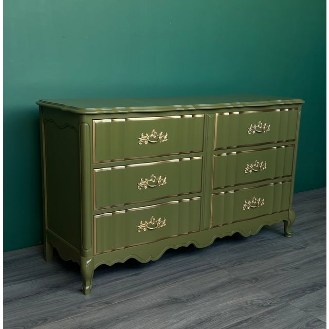 1970's solid built dresser of six drawers with dovetail joint This dresser was professionally refinished in in high gloss...