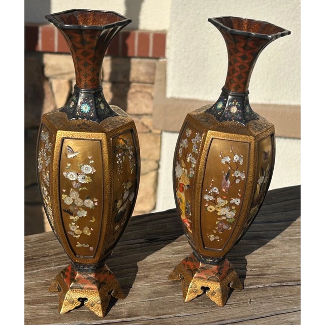 Exceptional Pair of Antique Japanese Meiji Period Shibayama Vases – Silver & Gold Lacquer, C. 1890 For Sale In Dallas - Image 6 of 13