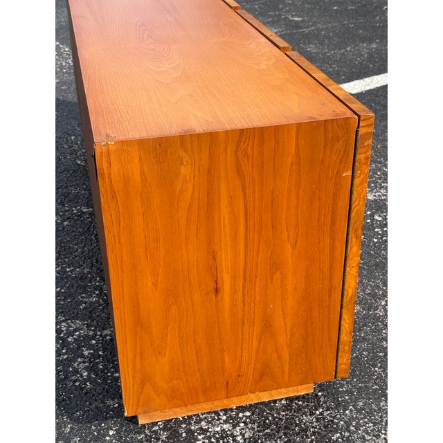 Mid-Century Modern Roland Carter for Lane Alpha Burl Credenza For Sale - Image 3 of 11