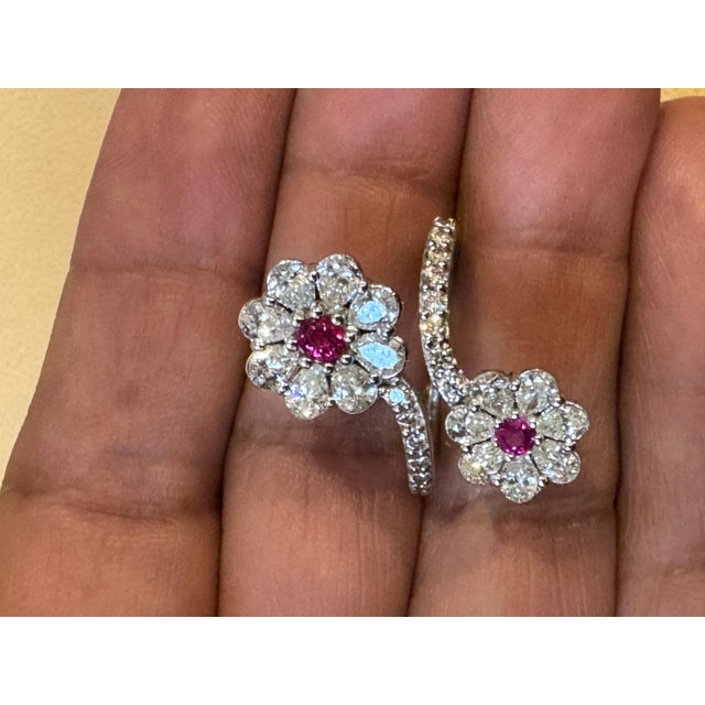 0.30 Ct Fine Natural Ruby & 2 Ct Finest Diamond 18 Kt White Gold Flower Ring For Sale - Image 13 of 18