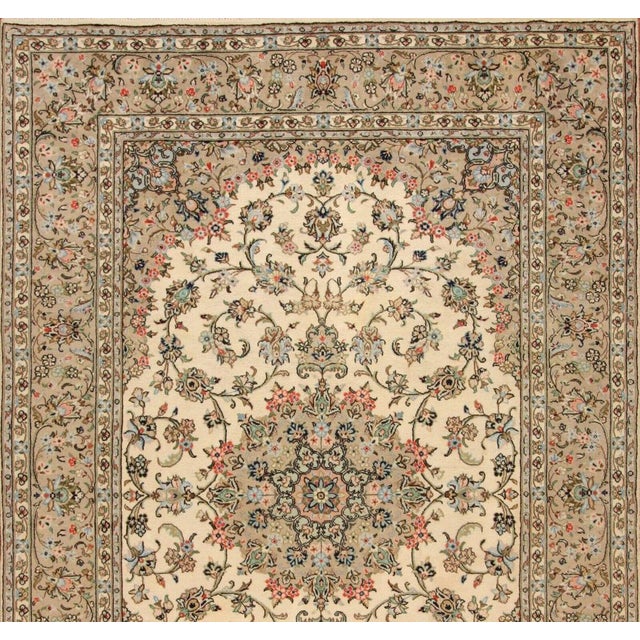 Genuine hand-knotted Middle Eastern rug | Size: 299 cm x 200 cm | Knot density: approx. 160.000 knots/m² | Material: 100%...