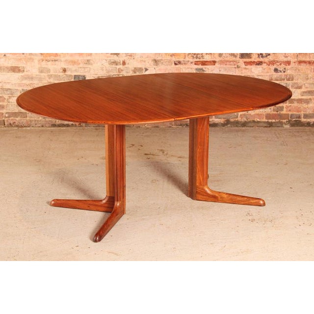 Dyrlund Mid-Century Danish Extendable Rosewood Dining Table from Dyrlund, 1970s For Sale - Image 4 of 13