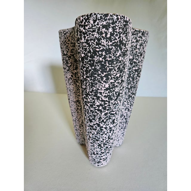 MCM Shawnee Ceramic Atomic Amoeba Lava Textured Pink and Black Vase For Sale - Image 4 of 6