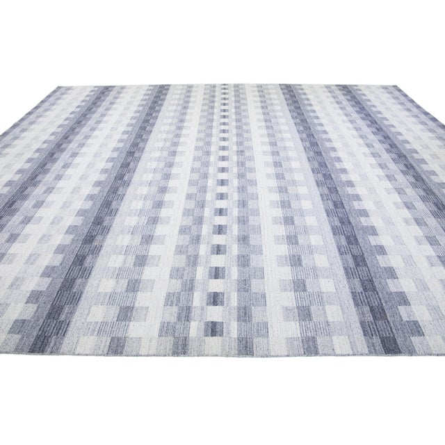 2010s 2010s Gray Modern Kilim Flatweave Wool Rug With Geometric Design For Sale - Image 5 of 9