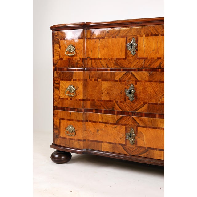 Baroque Chest of Drawers in Walnut, Braunschweig, Germany, 1780 For Sale - Image 13 of 14