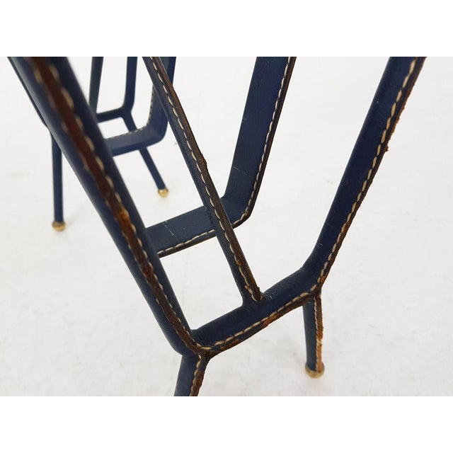 Magazine Stand in Stitched Blue Leather by Jacques Adnet, France, 1950s For Sale - Image 9 of 10