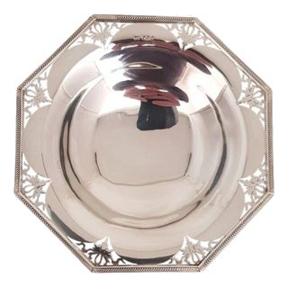 George V Sterling Silver Tazza Fruit Bowl from Walker & Hall, Sheffield, 1927 For Sale