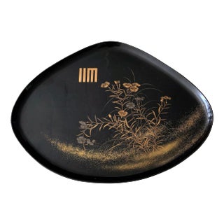 An Antique Japanese Lacquer Maki-e Tray For Sale