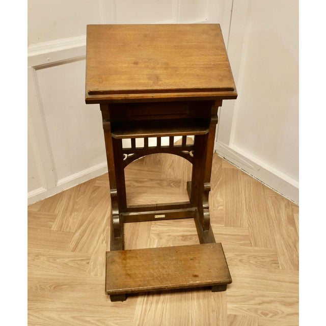 Arts and Crafts Oak Reception Desk Greeting Station, 1900s For Sale - Image 4 of 10