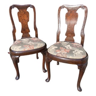 Antique 19th Century Burled Wood Queen Anne Balloon-Seated Side Chairs With Shell Motif, a Pair For Sale