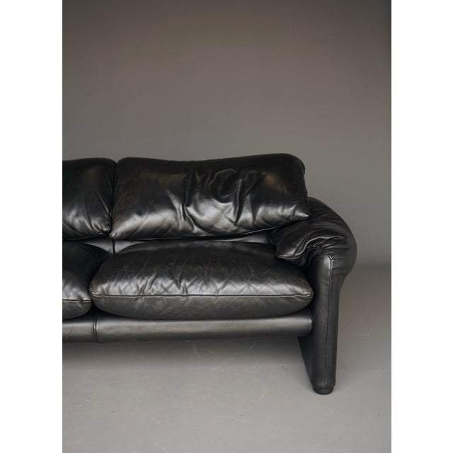Two Seater Maralunga Sofa in Black Leather from Cassina, 1970s For Sale - Image 11 of 18