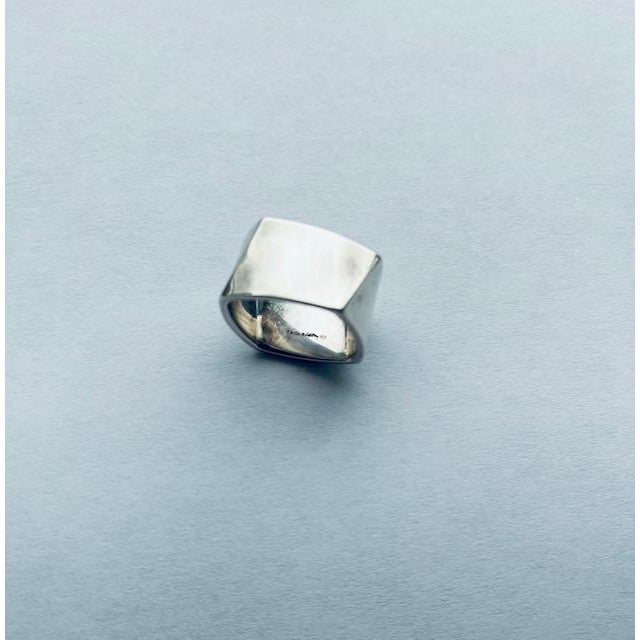 Silver Vintage Frank Gehry Tiffany & Co. Sterling Silver Torque Ring, Size 8.5, Architectural Statement, 2006 Collaboration For Sale - Image 8 of 12