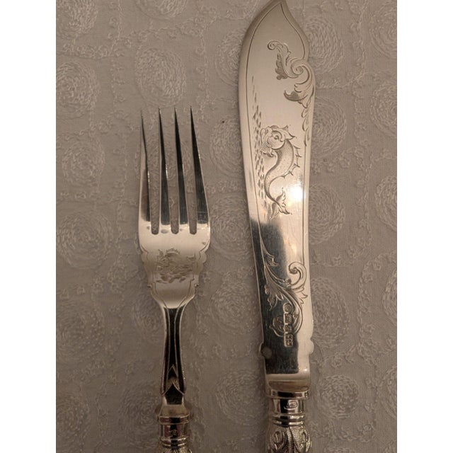 English Late 19th Century Victorian Mappin Bros. Silverplate Fish Eaters, 6 Sets 12 Pieces For Sale - Image 3 of 16