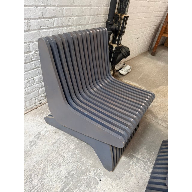 Postmodern Sculptural Slatted Lounge Chair and Matching Ottoman in Charcoal Gray, Circa 1990s For Sale - Image 4 of 9