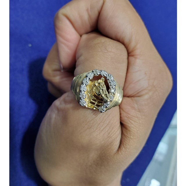♥ Product Summary ♥ Details: Horseshoe with Horse head with Ridged Band Main Stone: Diamond Approx. Diamond Carat Weight:...