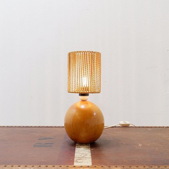 1970s Vintage Bohemian Table Lamp in Wood and Rope, 1970s For Sale - Image 5 of 10