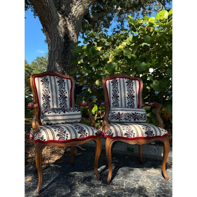 Wood 1920s Pair of Louis XV-Style French Provincial Upholstered Carved Wood Armchairs With Floral Stripe Fabric For Sale - Image 7 of 10