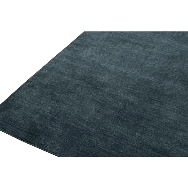 Rug & Kilim’s Contemporary Rug in Solid Black and Dark Gray Undertones For Sale In New York - Image 6 of 7