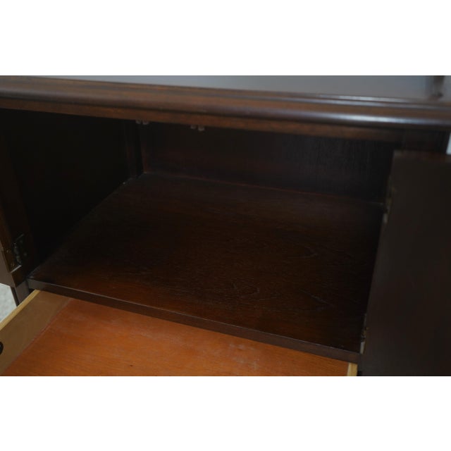 Wood Pair of Drexel Heritage Mahogany Chippendale Style Nightstands For Sale - Image 7 of 18