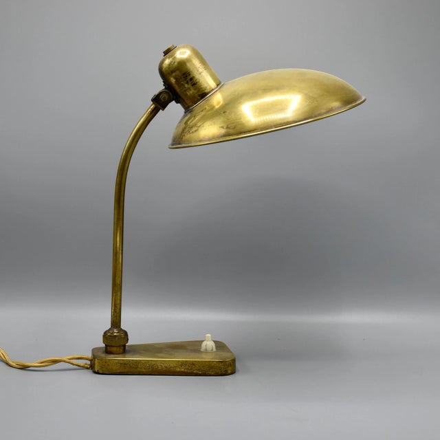 Very rare table lamp attributed to Giovanni Michelucci for Lariolux. This piece is attributed to the mentioned...
