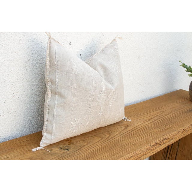 Linen Cross Diamond Cactus Silk Moroccan Pillow For Sale - Image 4 of 8
