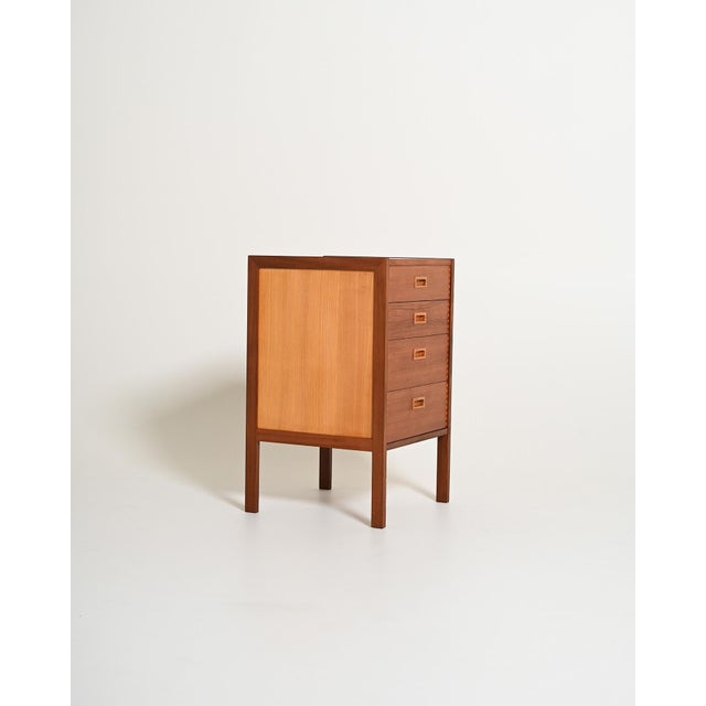 Small Scandinavian Teak Chest of Drawers by Gillis Lundgren, 1960s For Sale - Image 4 of 10