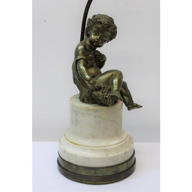 Figurative Bronze Figural Putti Table Lamp W/ Marble & Bronze Base For Sale - Image 3 of 6