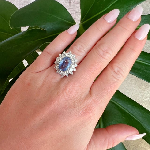Contemporary Pompadour Ceylon Sapphire Ring 4.67 Carats No Heat and Diamonds, Size 7.5 For Sale - Image 3 of 6
