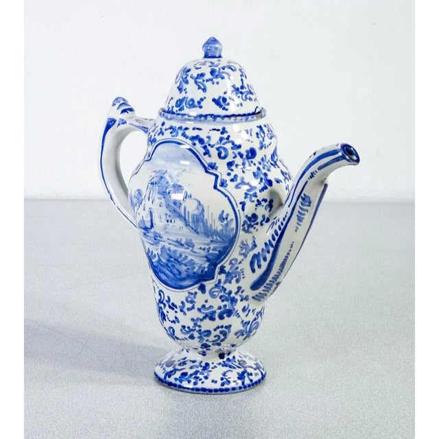 Albisola ceramic jug, hand-painted. Alba Docilia manufacture. Italy, early twentieth century In 1919 the Albisolese Adolfo...