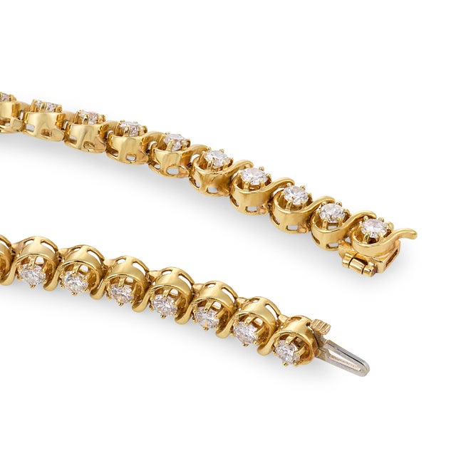 Vintage 3.50 Carat Diamond 18k Yellow Gold Tennis Bracelet For Sale - Image 4 of 5