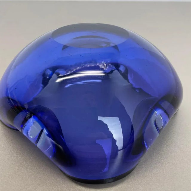 Heavy Blue Murano Glass Shell Ashtray, Italy, 1970s For Sale - Image 15 of 17