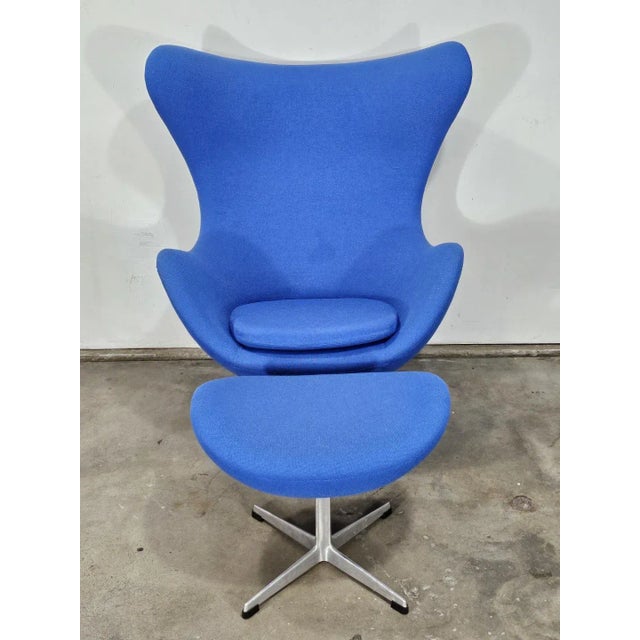Early Edition Egg Chair With Ottoman by Arne Jacobsen for Fritz Hansen, 1960 For Sale In Los Angeles - Image 6 of 12