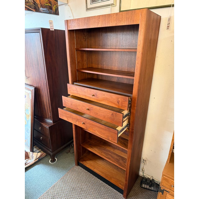 Mid-Century Modern Glenn of California American Walnut Bookshelf + Drawers, Mid 20th Century For Sale - Image 3 of 12