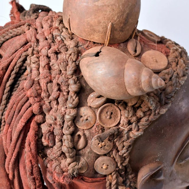 Early 20th Century Chokwe Mask Mwana Pwo with Headdress For Sale In Denver - Image 6 of 6