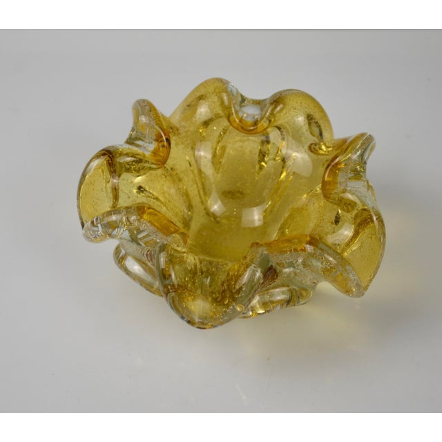 Mid-Century Modern Amber Murano Glass Ashtray with Controlled Bubbles, Italy, 1960s For Sale - Image 3 of 16