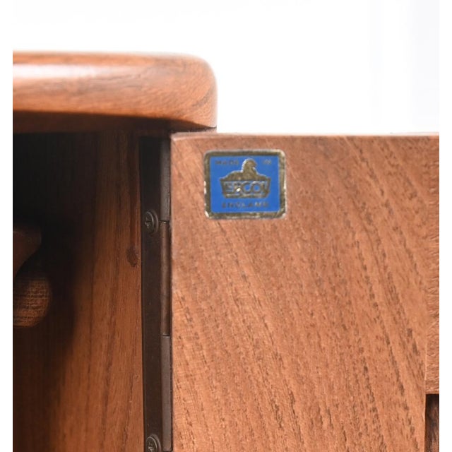 Mid-Century Oak Sideboard from Ercol, 1960s For Sale - Image 3 of 10