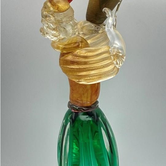 Murano Salviati Peasant Woman Wine Bearer Sculpture/Figurine With Gold Flecks and Gold Leaf (Vintage 1960s) For Sale - Image 9 of 18