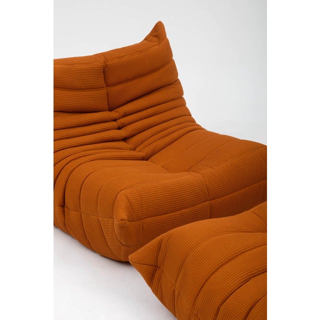 1970s Togo Lounge Chair and Pouf in Orange Tissue by Michel Ducaroy for Ligne Roset, 1973, Set of 2 For Sale - Image 5 of 18