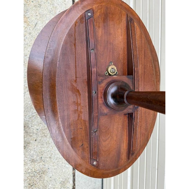 Antique 19th Century American Hepplewhite Style Spider Leg Tilt-Top Table For Sale - Image 11 of 11