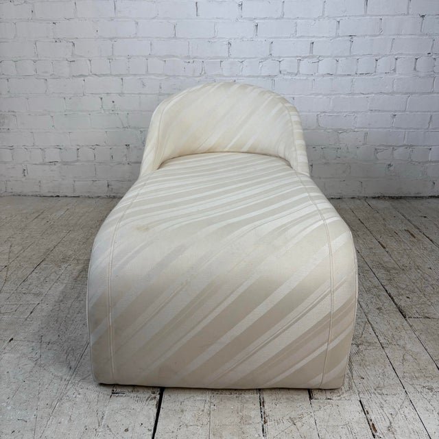 Late 20th Century White Striped Chaise Lounge For Sale - Image 5 of 10