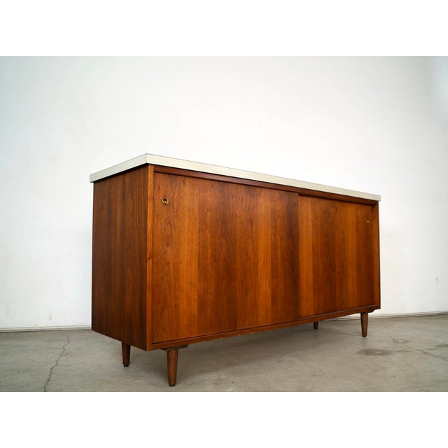 Mid-Century Modern 1950’s Mid-Century Modern Knoll Style Walnut Credenza For Sale - Image 3 of 12