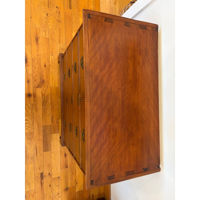 Wood Antique Chippendale Tiger Maple Bedroom Chest For Sale - Image 7 of 12