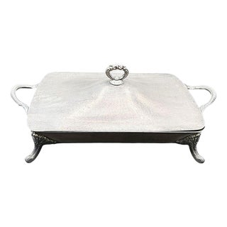 1940s Styles Mid-Century Modern Silverplate Electric Warming Chafing Dish W/ Floral & Scroll Design by Towle For Sale