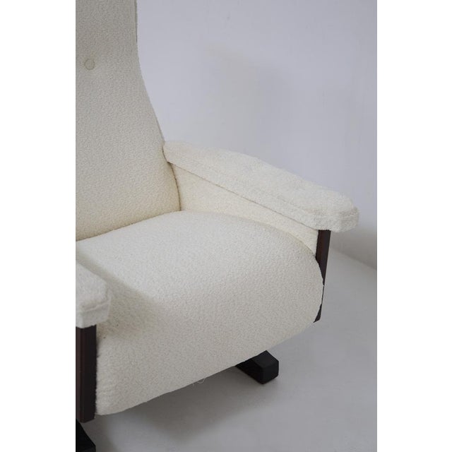 Mid-Century Modern Set of Vintage Italian Walnut Wood and Boucle Armchairs, 1960 For Sale - Image 3 of 13