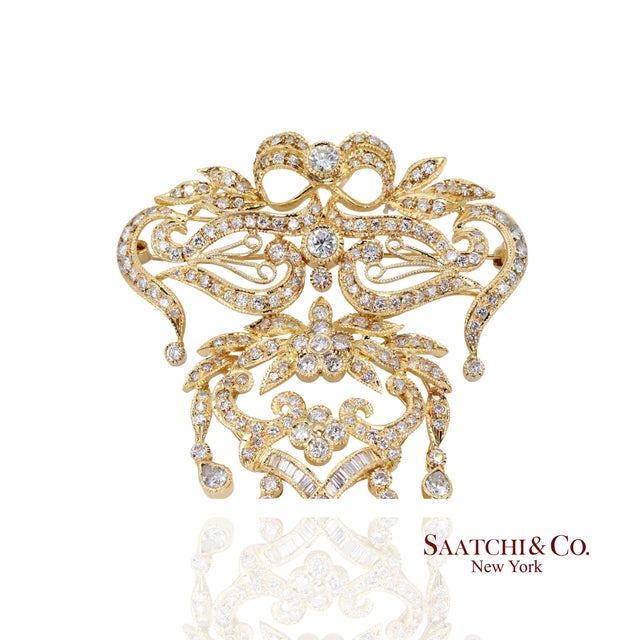 Early 21st Century 18k (750) Yellow Gold Natural Diamond Convertible Pendant and Brooch For Sale - Image 5 of 9