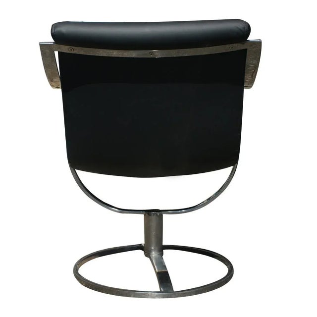 1970s Pair of Gardner Leaver for Steelcase Swivel Black Leather Lounge Arm Chairs Mr9077 For Sale - Image 5 of 9