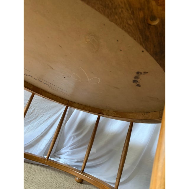 Off-white MCM Van Koret Style Spindle Leg Round Coffee Table With Painted Embellishment For Sale - Image 8 of 9