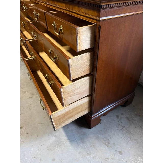 Late 20th Century Hickory Chair Georgian Solid Mahogany Nine-Drawer Dresser or Credenza With Key For Sale - Image 18 of 18